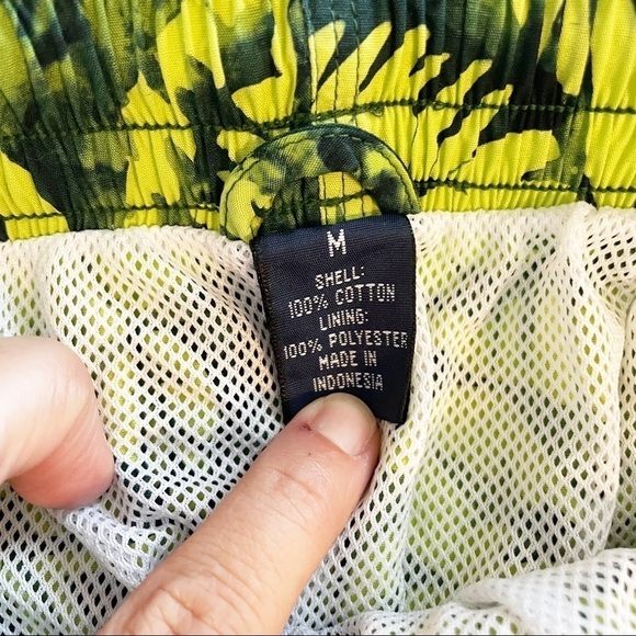 Roundtree and Yorke Swim Trunks Tropical Blue Yellow Green Size Medium - Picture 5 of 6